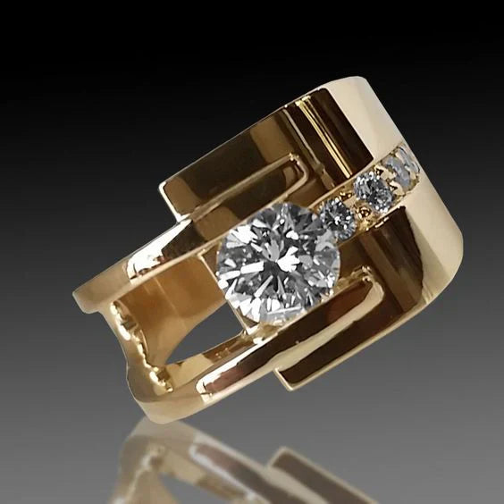 Vintage ring in irregular zirconium gold